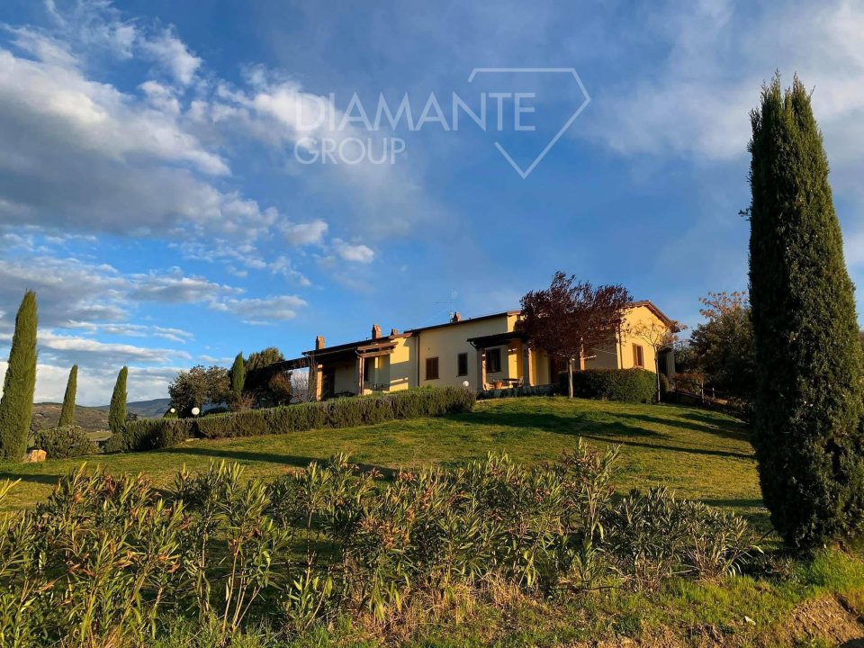 For sale cottage in quiet zone Castel del Piano Toscana foto 1