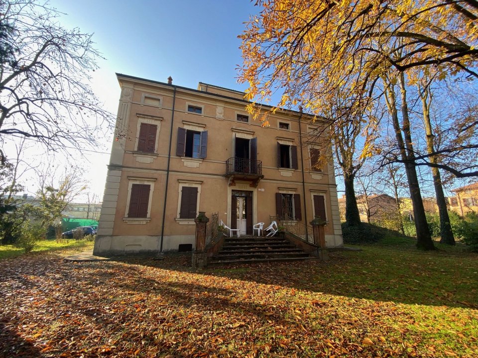 For sale villa in quiet zone Modena Emilia-Romagna foto 3