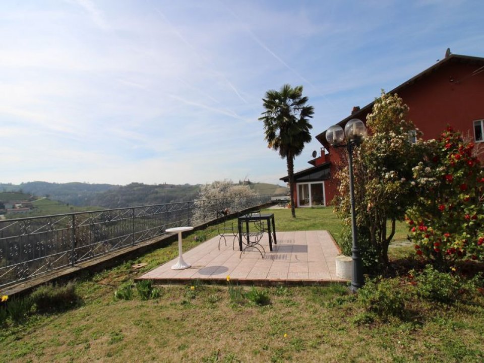 For sale cottage in quiet zone Belvedere Langhe Piemonte foto 4