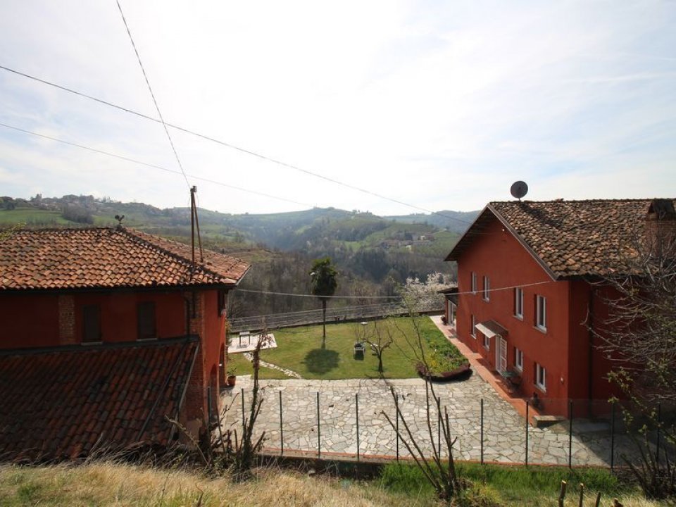 For sale cottage in quiet zone Belvedere Langhe Piemonte foto 27