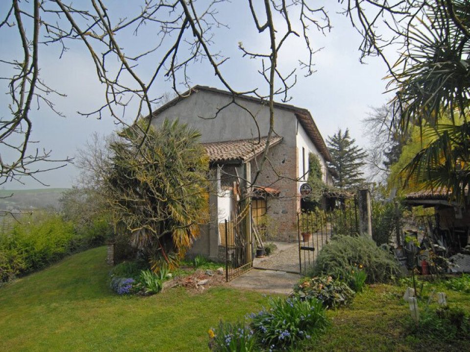 For sale cottage in quiet zone Cerrina Monferrato Piemonte foto 4