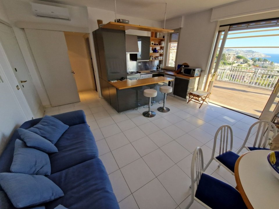 For sale penthouse by the sea Sanremo Liguria foto 4