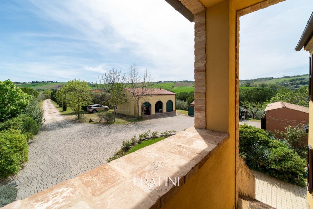 For sale villa in quiet zone Morrovalle Marche foto 53
