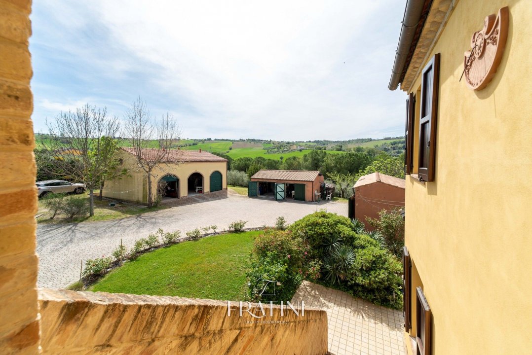 For sale villa in quiet zone Morrovalle Marche foto 55