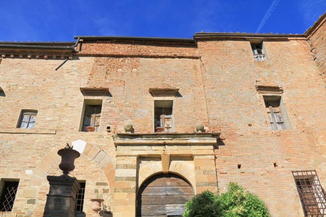 For sale castle in quiet zone Montalcino Toscana foto 15