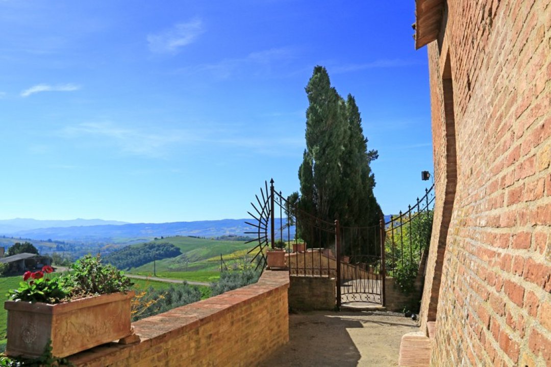 For sale castle in quiet zone Montalcino Toscana foto 5