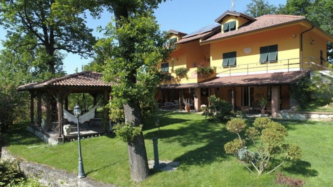 For sale villa in quiet zone Ovada Piemonte foto 9