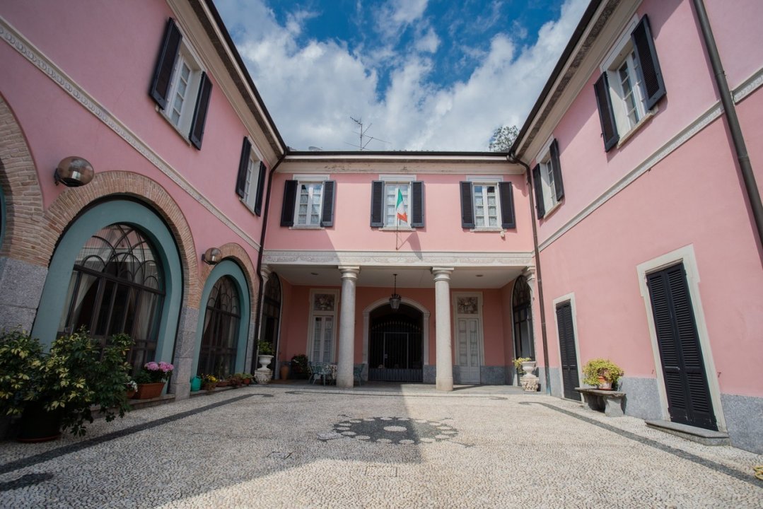 For sale villa in quiet zone Albese con Cassano Lombardia foto 1