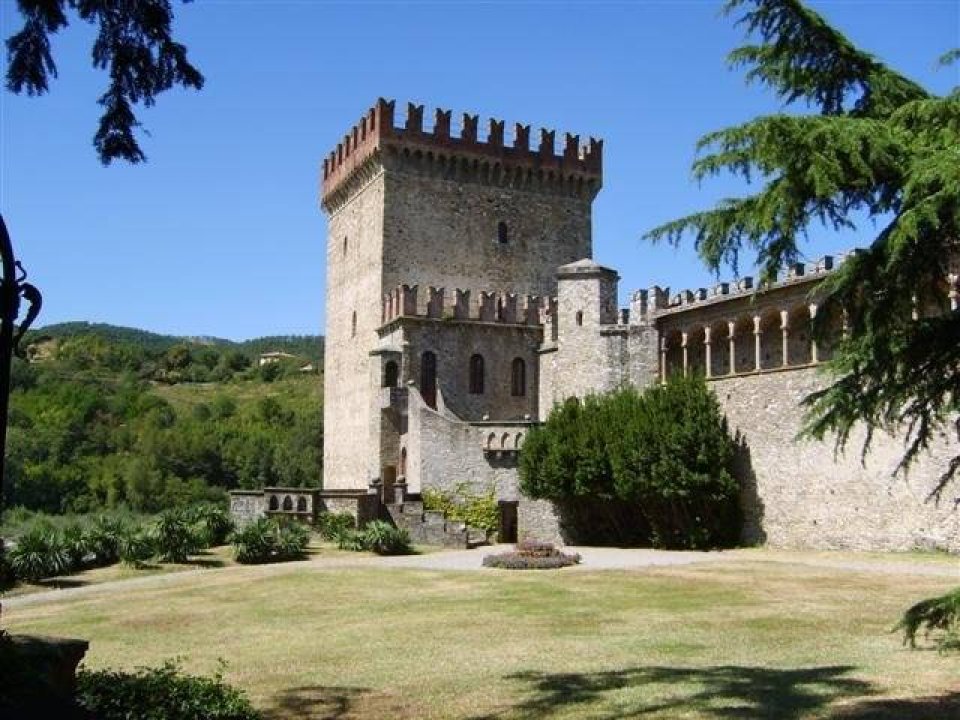 For sale castle in quiet zone Ponte dell´olio Emilia-Romagna foto 6
