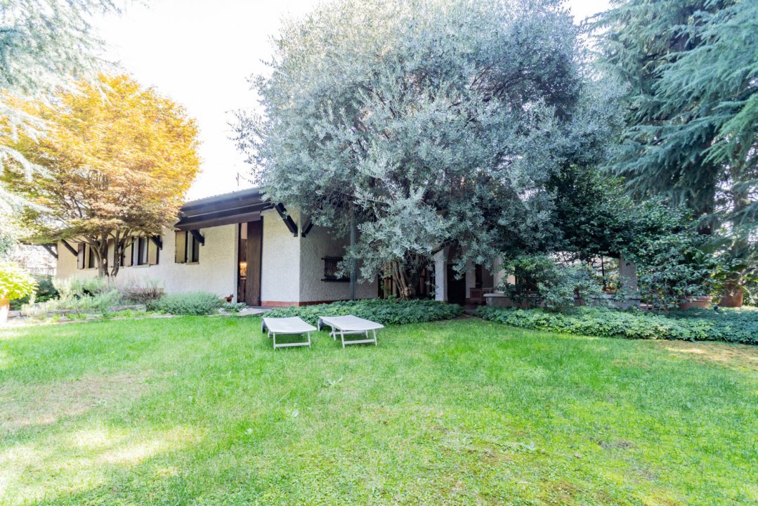 For sale villa in city Cabiate Lombardia foto 20