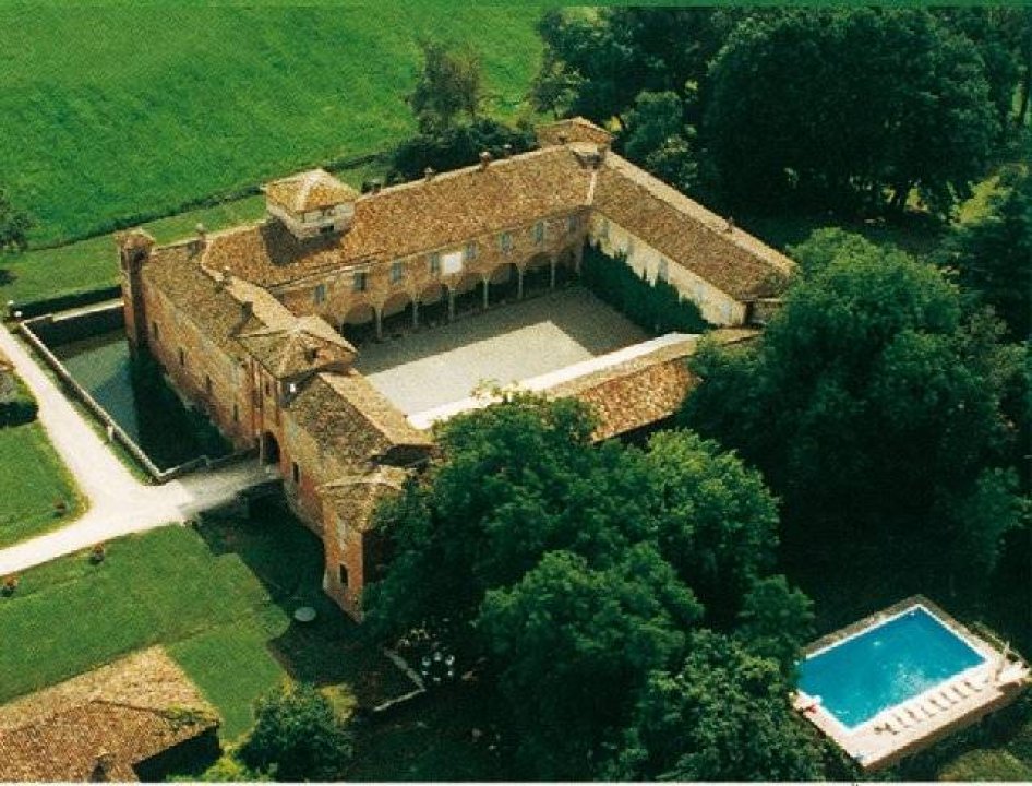 For sale castle in quiet zone Agazzano Emilia-Romagna foto 1